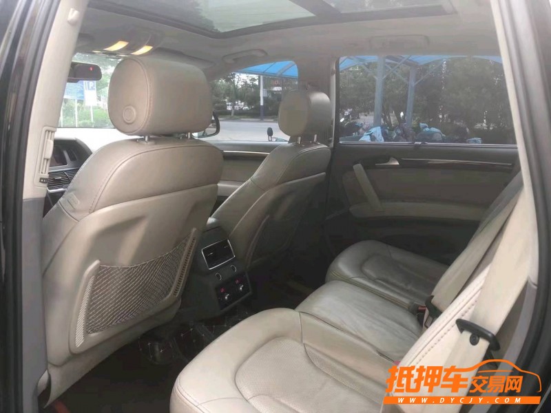 晉中13年奧迪Q78