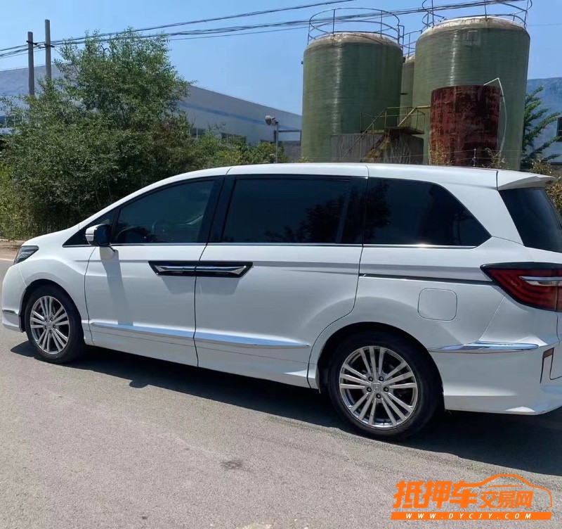 青岛18年本田艾力绅2