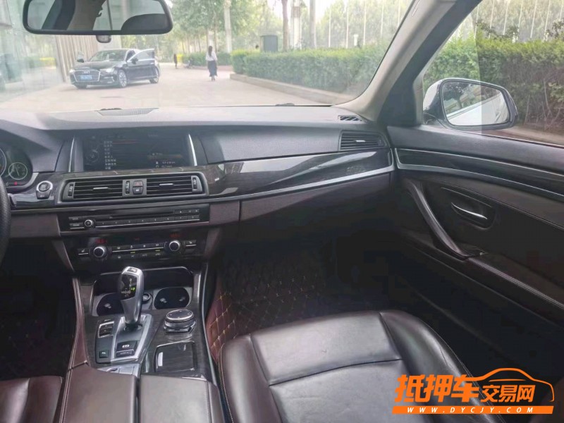 北京16年宝马5系8
