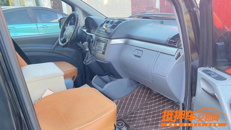 天津13年奔驰威霆4