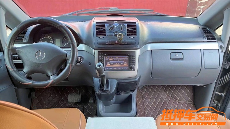 天津13年奔驰威霆6