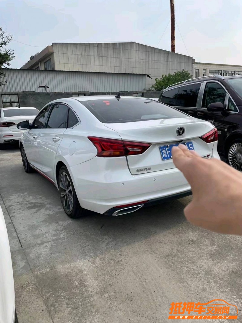 嘉興21年長安汽車銳程CC7