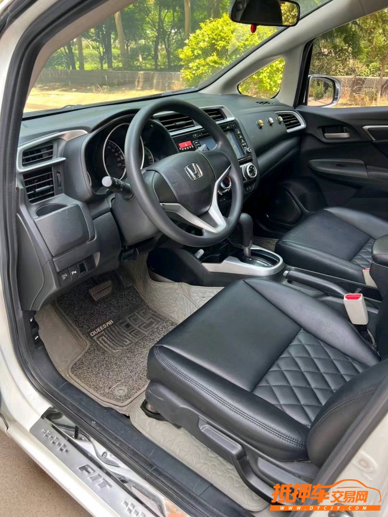 邢台16年本田飞度5