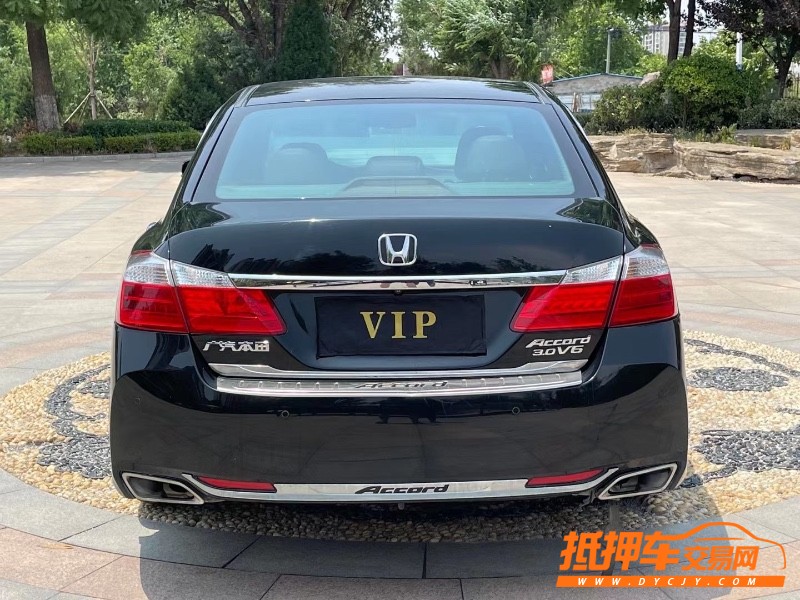 青岛16年本田雅阁2