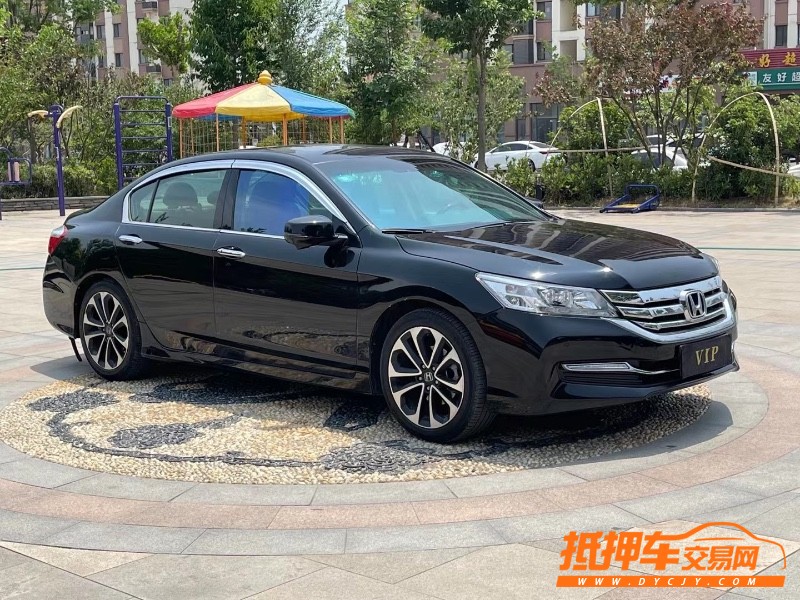 青岛16年本田雅阁4