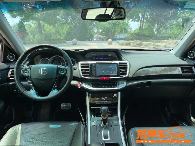 青岛16年本田雅阁9