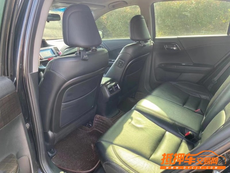 青岛14年本田雅阁7