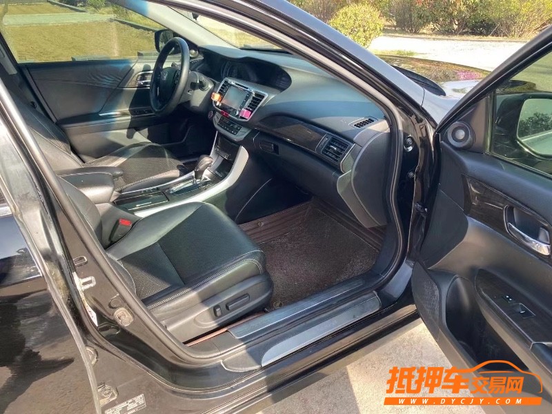 青岛14年本田雅阁8