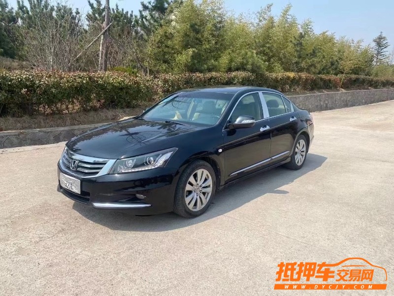 青岛13年本田雅阁5