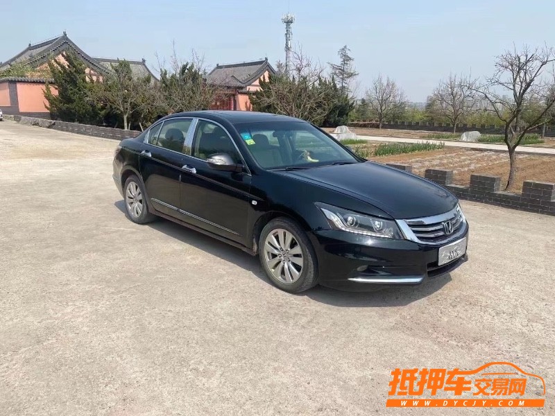 青岛13年本田雅阁4