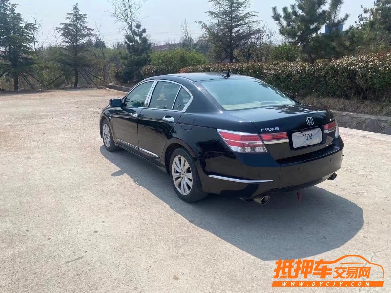 青岛13年本田雅阁7