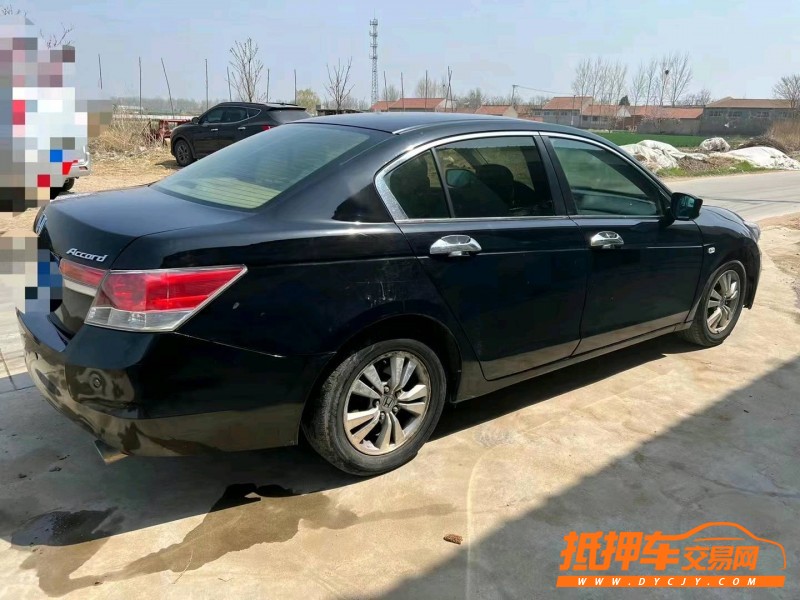 青岛12年本田雅阁4