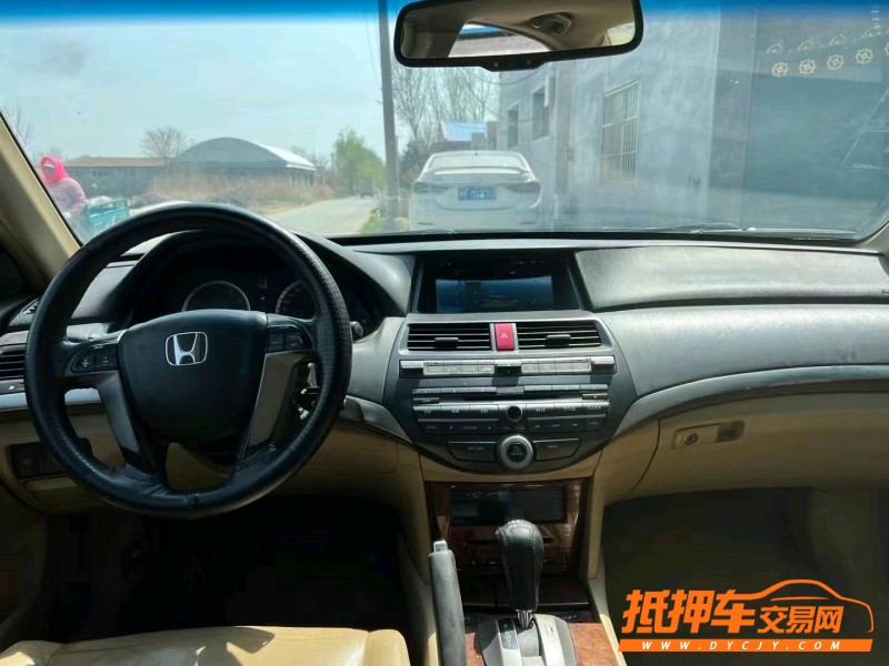 青岛12年本田雅阁7