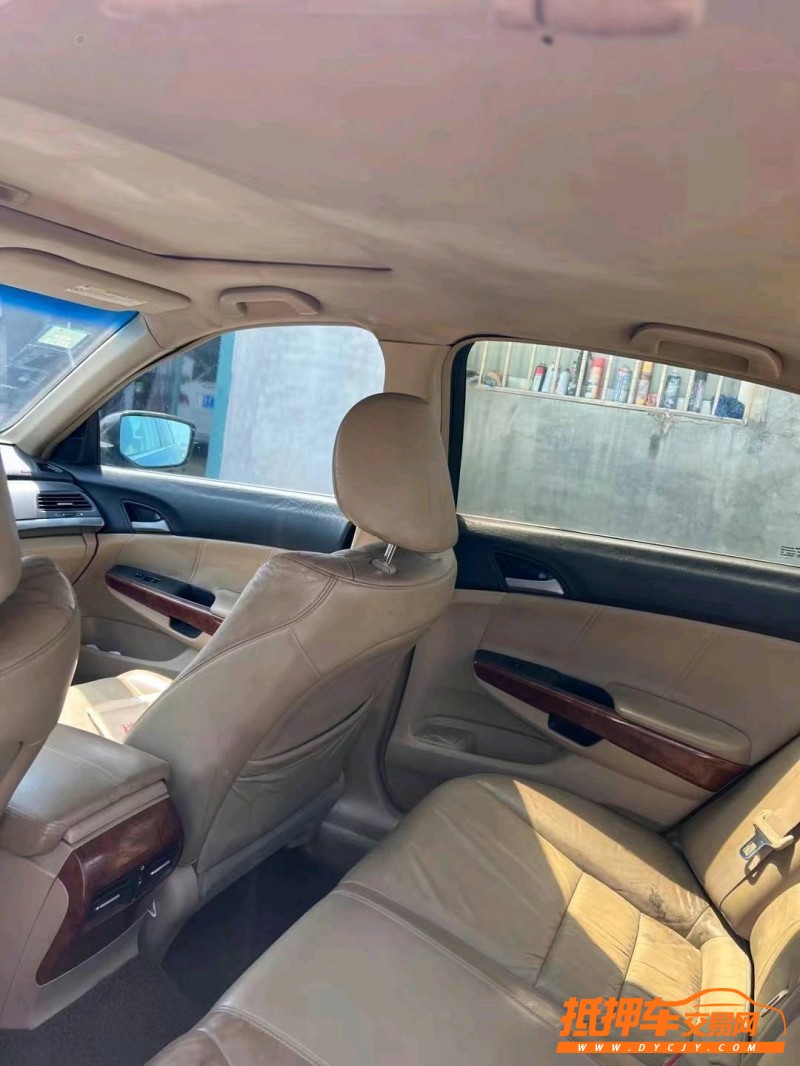 青岛12年本田雅阁9