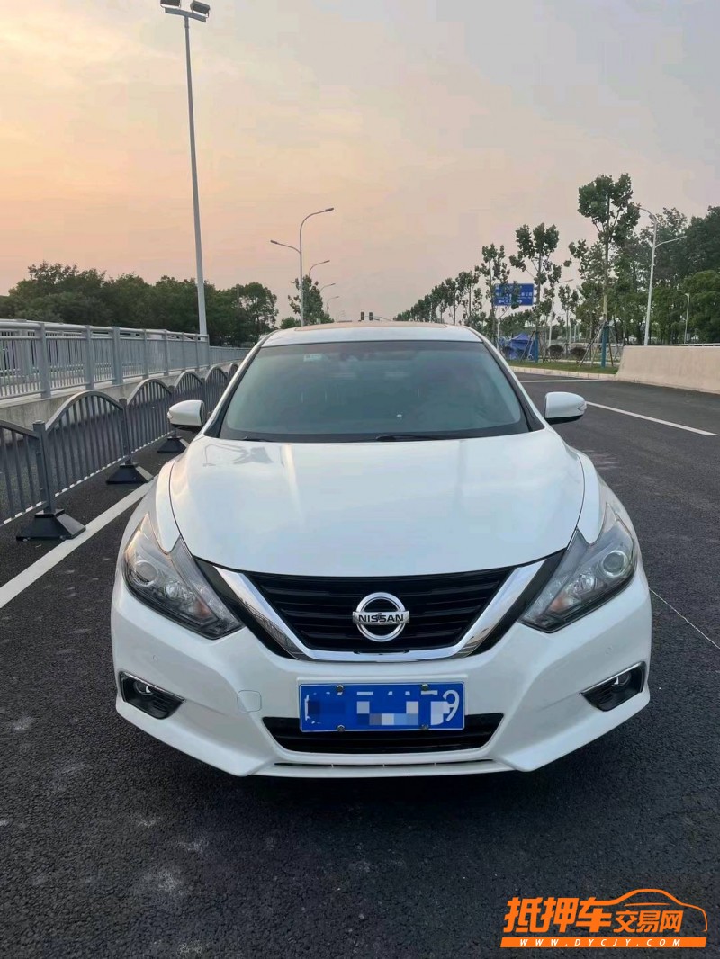 上海18年日產天籟7
