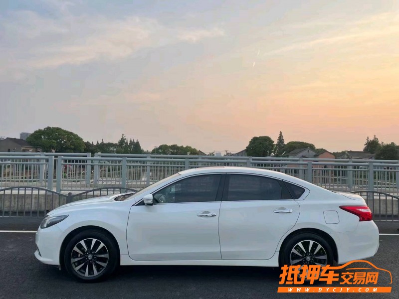 上海18年日產天籟2