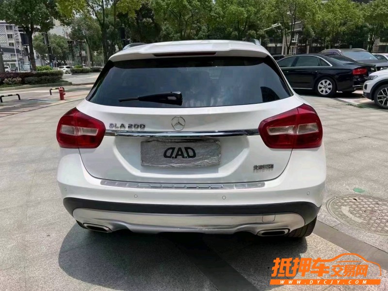 荊門17年奔馳GLA7