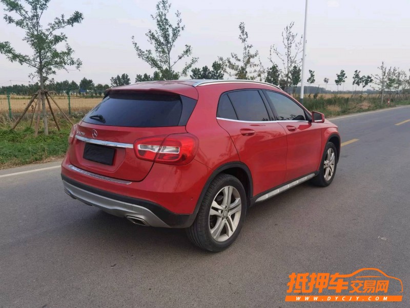 徐州17年奔驰GLA1