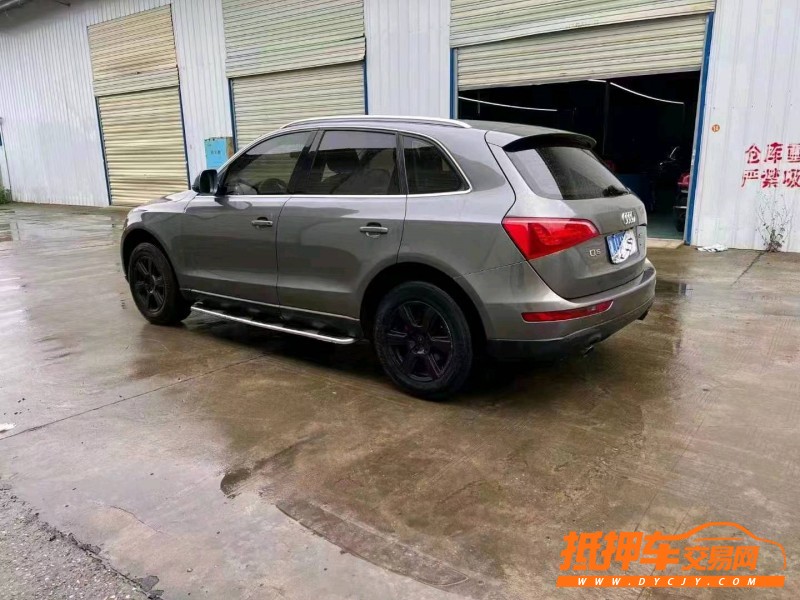 常德13年奧迪Q56