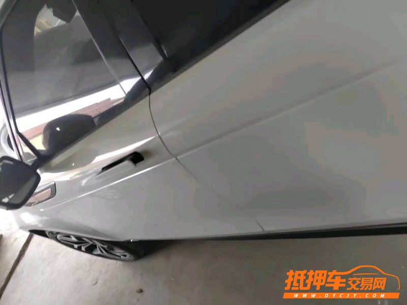 連云港20年路虎極光4