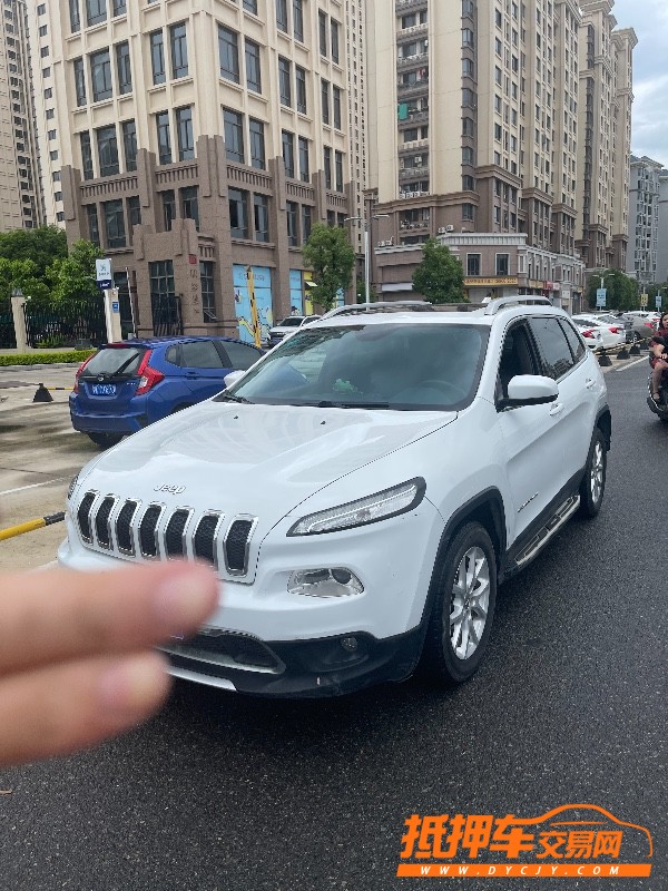 汕頭18年Jeep自由光11