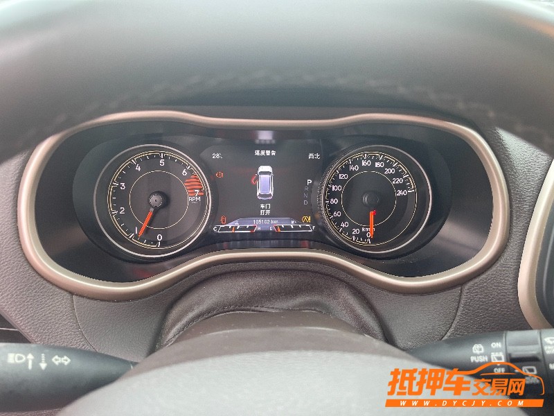 汕頭18年Jeep自由光5