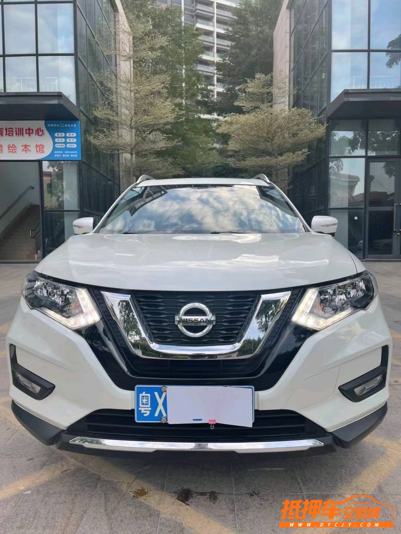 佛山17年日產奇駿1