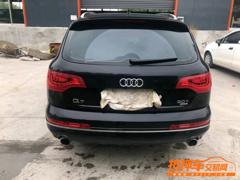 青岛11年奥迪Q77