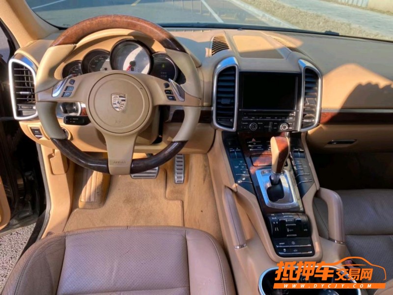 徐州10年保时捷卡宴4
