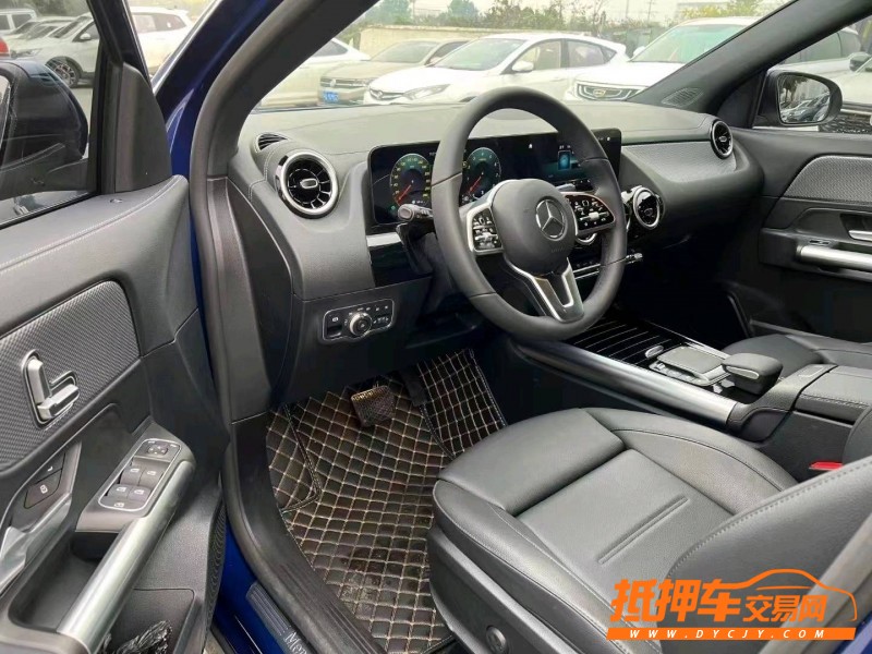 成都21年奔馳GLA5