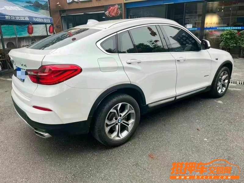 常德17年寶馬X48