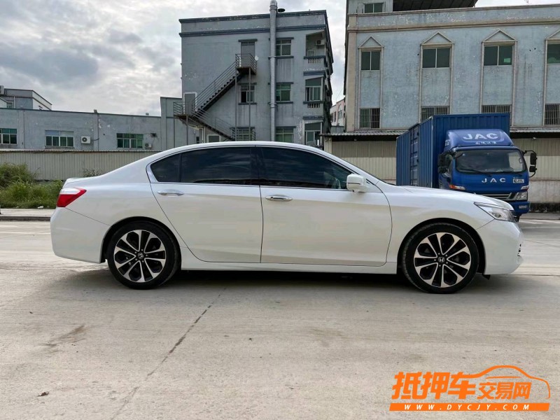 东莞16年本田雅阁3