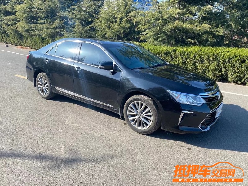 青岛16年丰田凯美瑞4