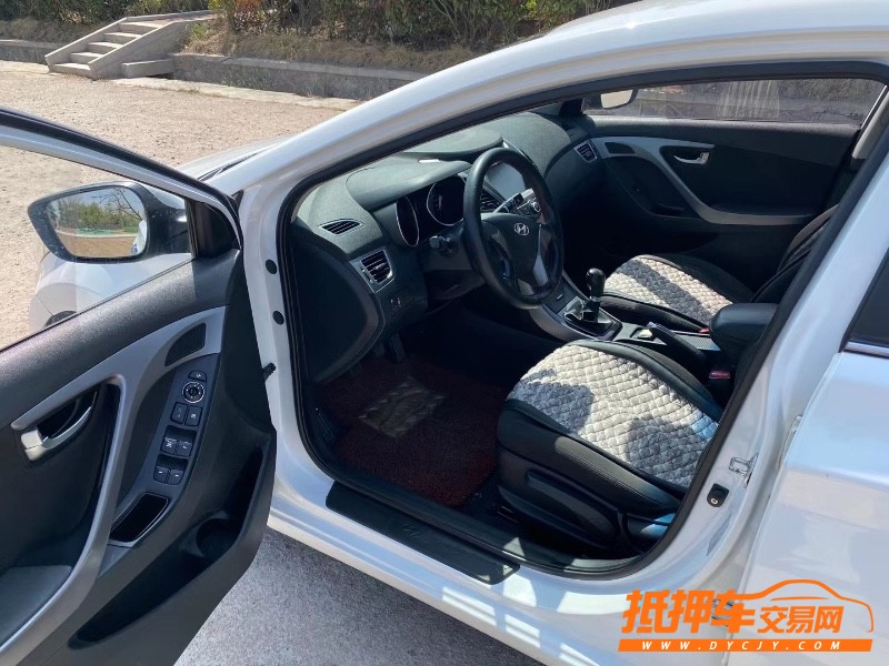 青岛17年现代朗动2