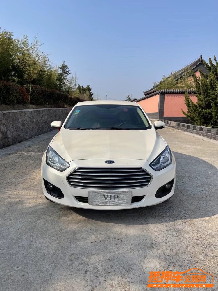 青岛16年福特福睿斯9