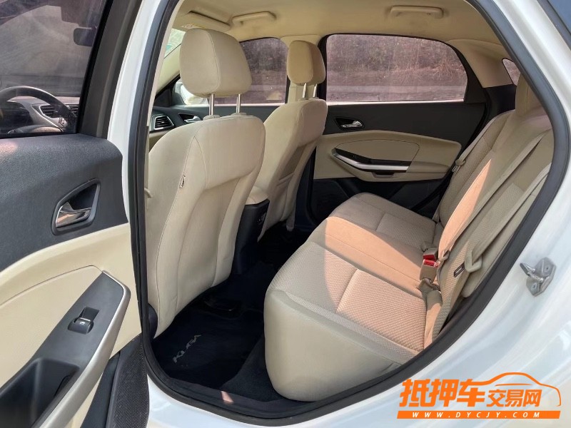 青岛16年福特福睿斯1