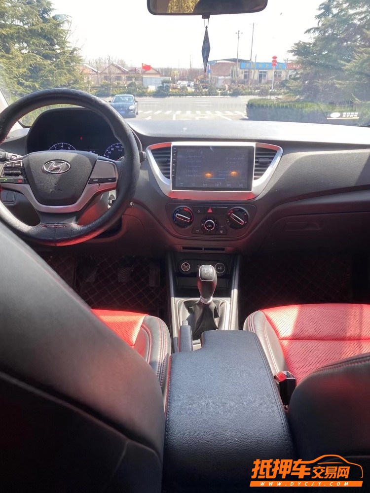 青岛19年现代悦纳3