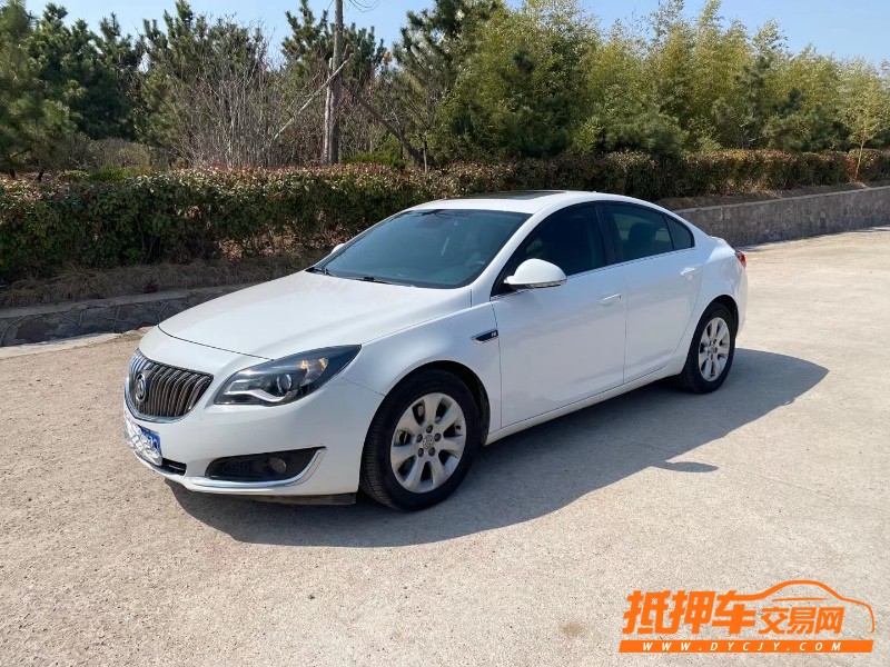 青岛15年别克君威8