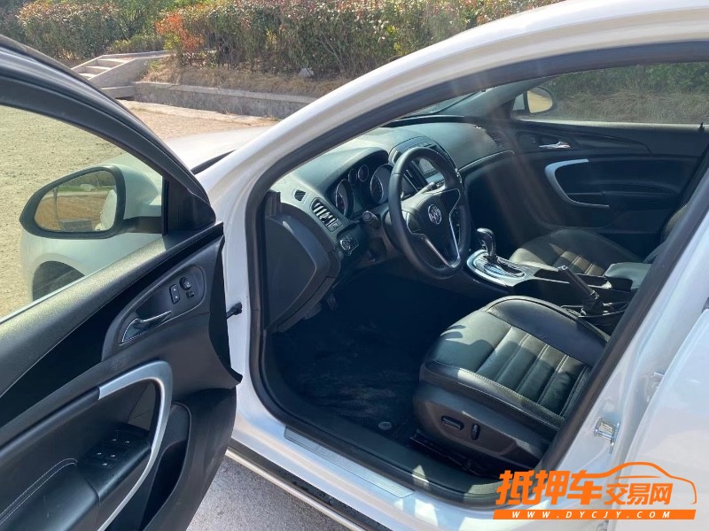 青岛15年别克君威7