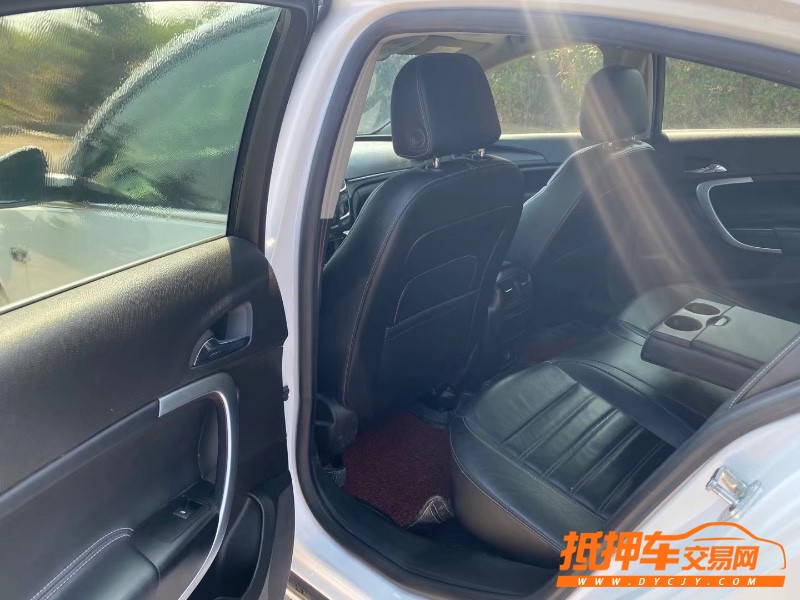 青岛15年别克君威4