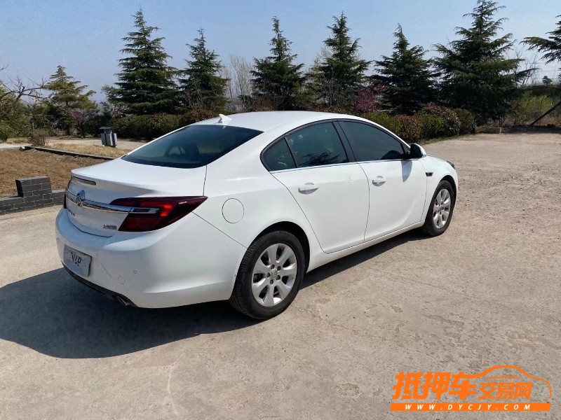 青岛15年别克君威3