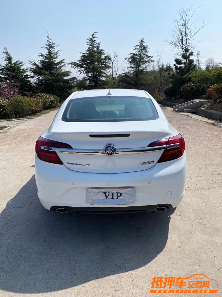 青岛15年别克君威1