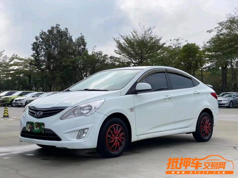 东莞13年现代瑞纳3