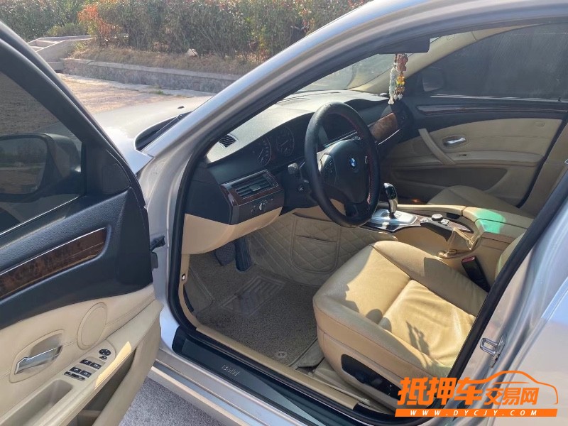 青岛10年宝马5系3