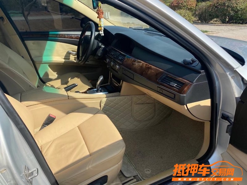青岛10年宝马5系8