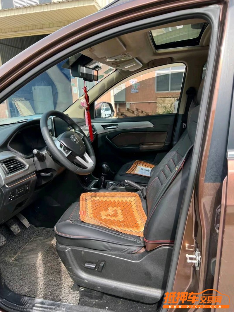 东莞17年北汽威旺M50F4