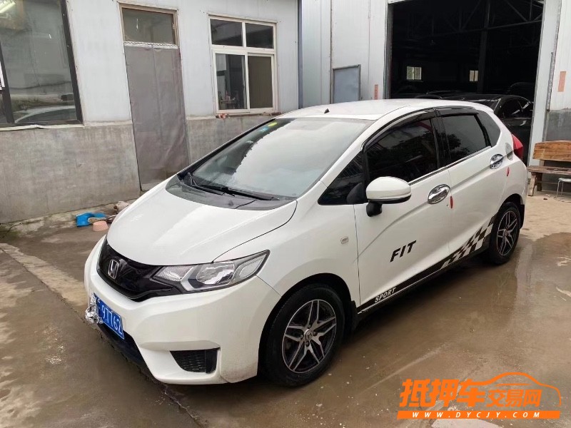 青岛16年本田飞度5