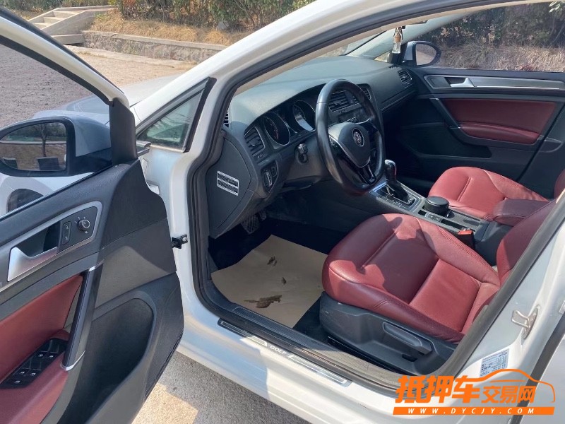 青岛17年大众高尔夫2