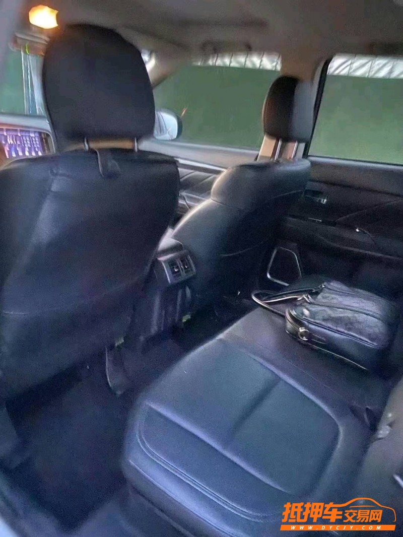 北京19年三菱欧蓝德4