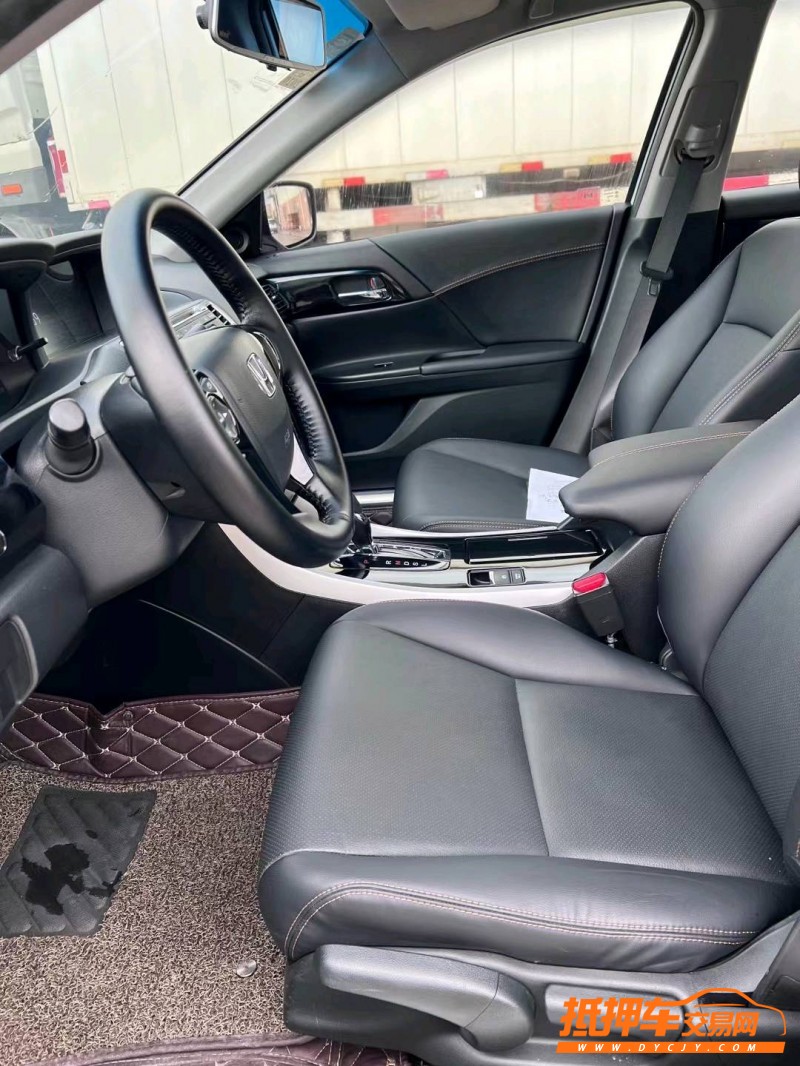 东莞18年本田雅阁5